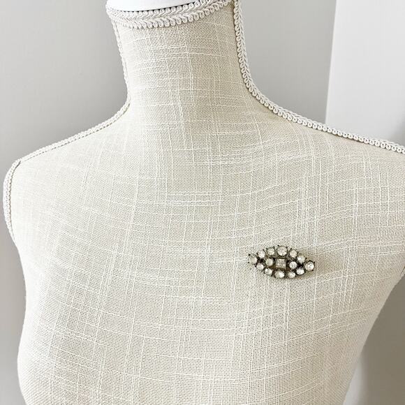 Vintage Oval Crystal Brooch - Picture 2 of 7